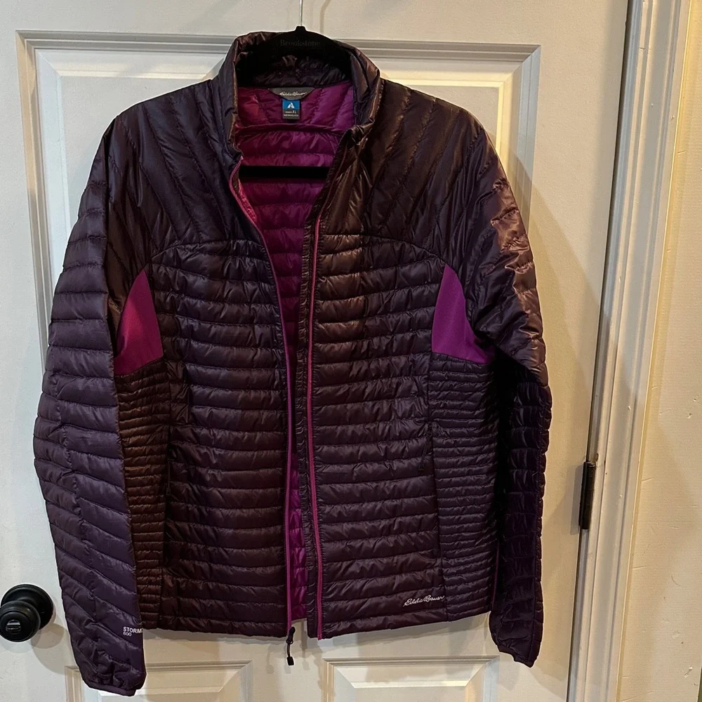 Eddie Bauer Women's Plum Puffer Jacket - Picture 2 of 8